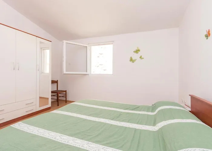 Two-bedroom In Διαμέρισμα Ražanac